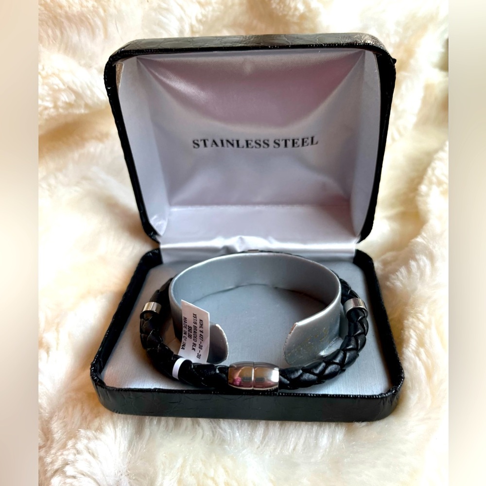 Kohl’s stainless steel black braided bracelet NIB
